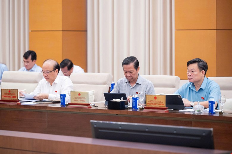 Ủy ban Thường vụ Quốc hội cho ý kiến về dự án Luật sửa đổi, bổ sung một số điều của 04 luật về khoa học, công nghệ và viễn thông