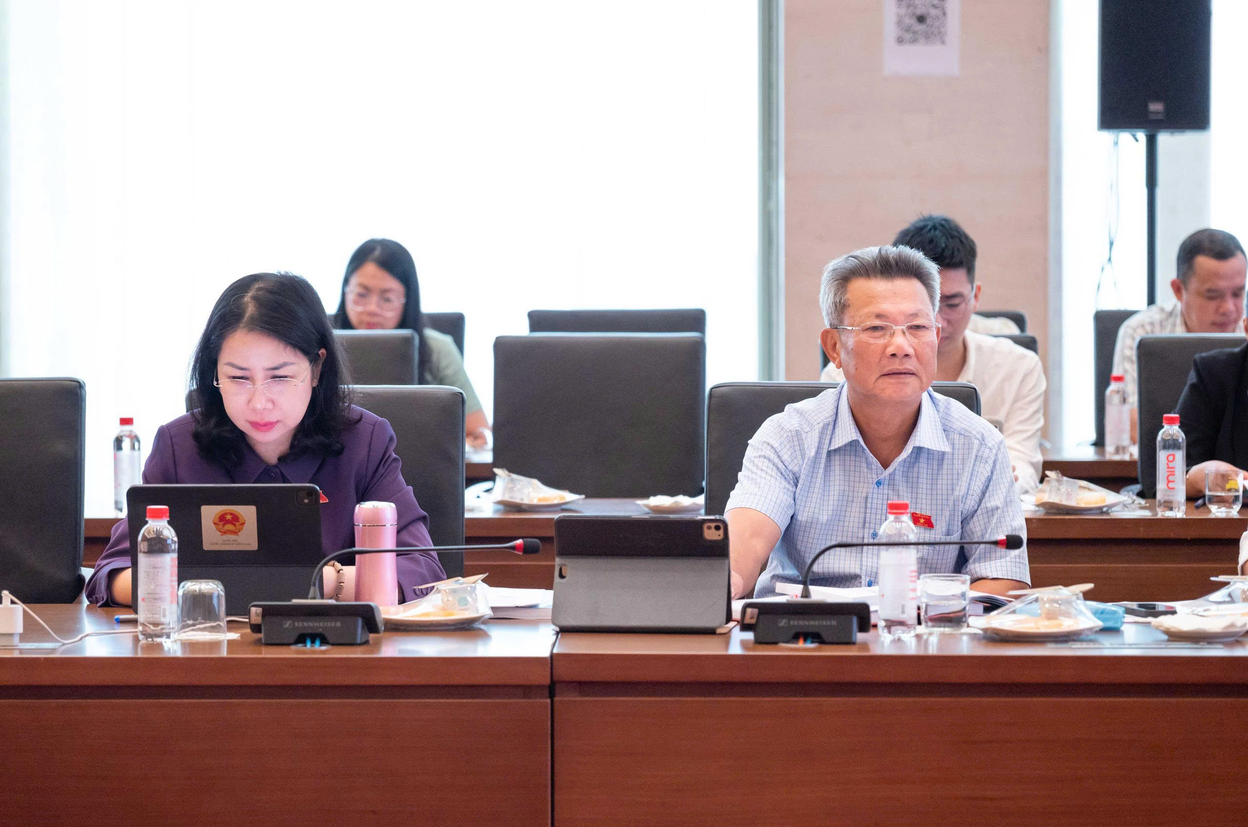 Phiên họp toàn thể lần thứ Ba của Ủy ban Văn hóa và Xã hội: Thẩm tra dự án Luật sửa đổi, bổ sung một số điều của Luật Người lao động Việt Nam đi làm việc ở nước ngoài theo hợp đồng