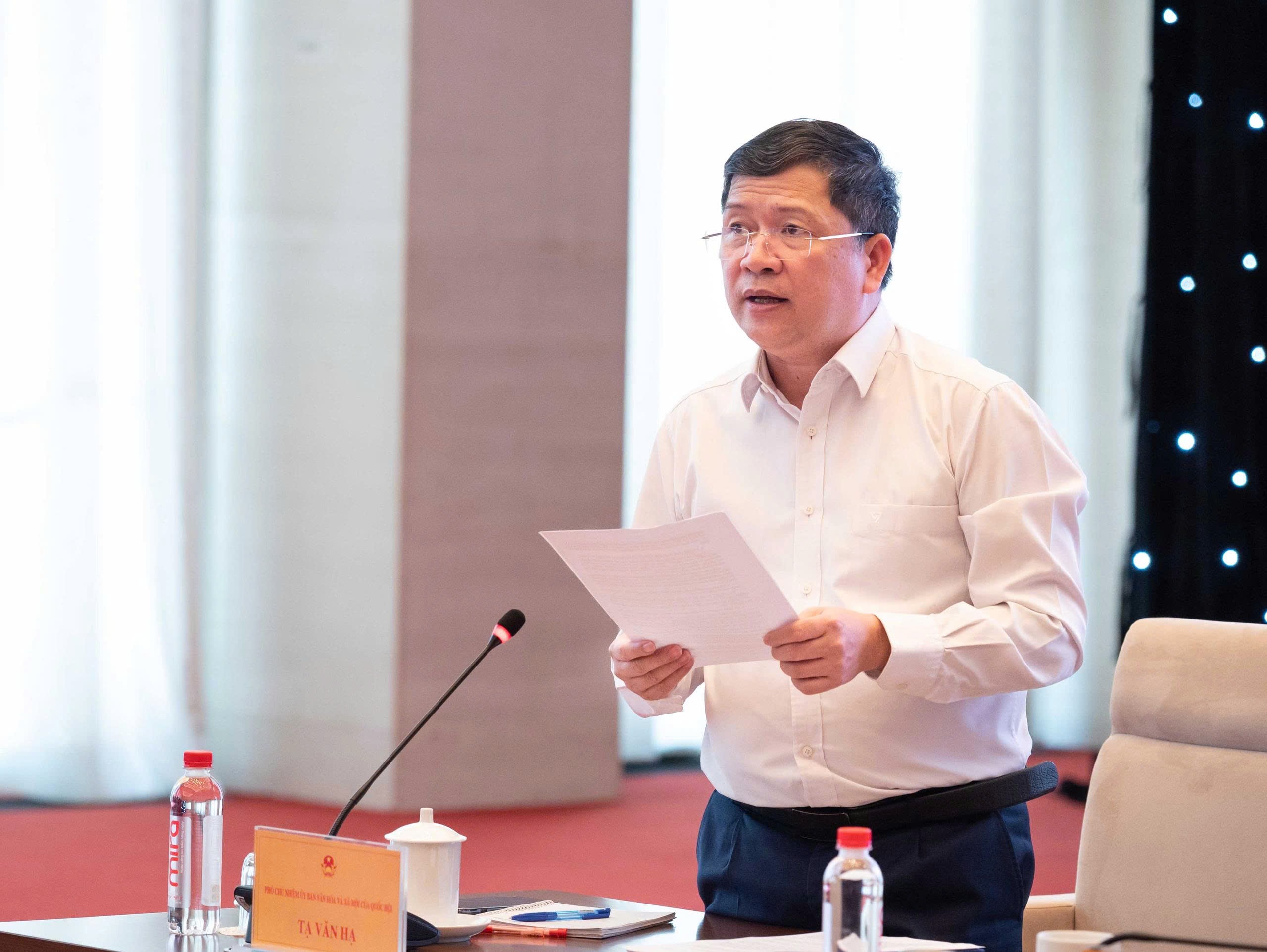 Phiên họp toàn thể lần thứ Ba của Ủy ban Văn hóa và Xã hội: Thẩm tra dự án Luật sửa đổi, bổ sung một số điều của Luật Người lao động Việt Nam đi làm việc ở nước ngoài theo hợp đồng