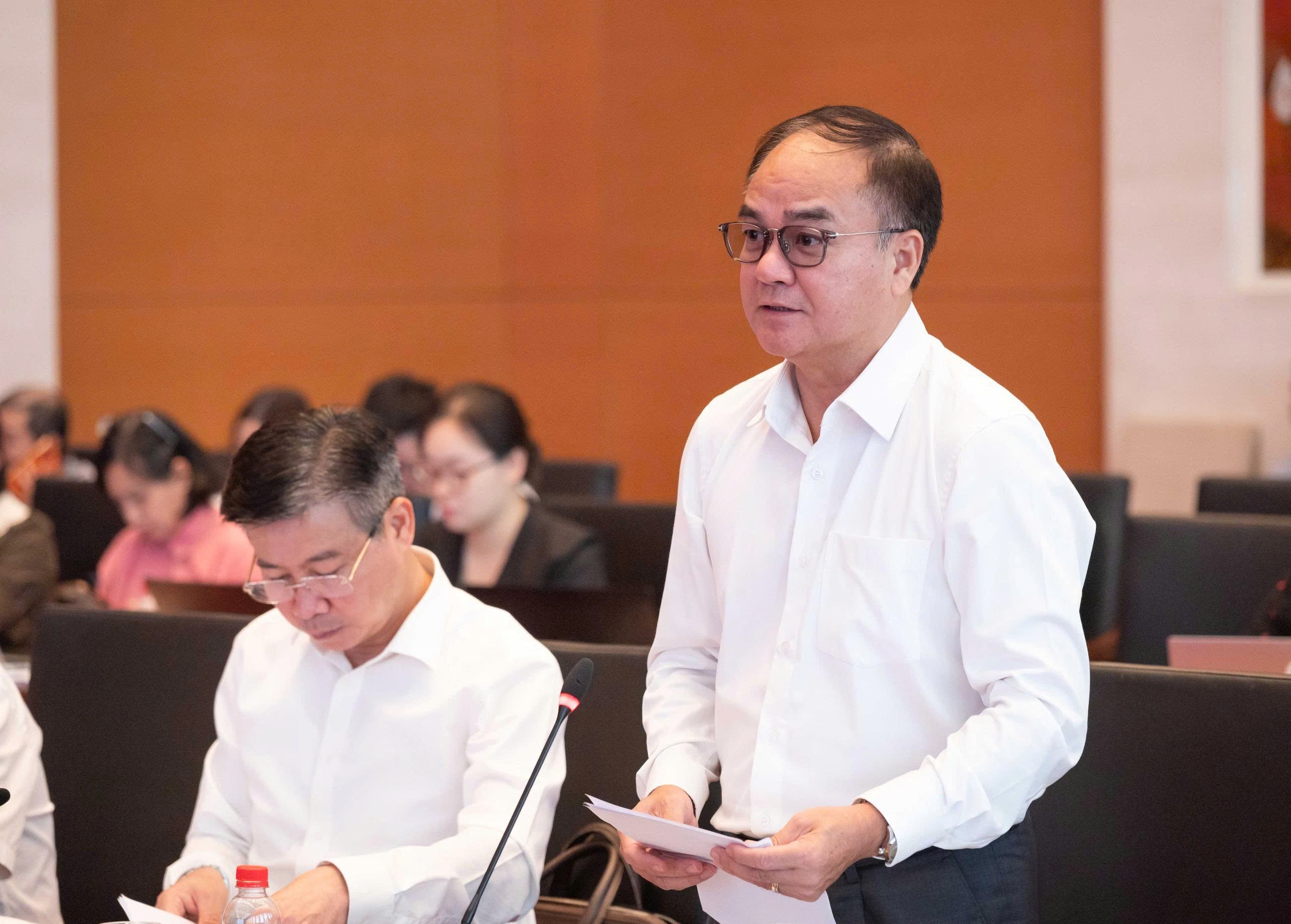 Phiên họp toàn thể lần thứ Ba của Ủy ban Văn hóa và Xã hội: Thẩm tra dự án Luật sửa đổi, bổ sung một số điều của Luật Người lao động Việt Nam đi làm việc ở nước ngoài theo hợp đồng