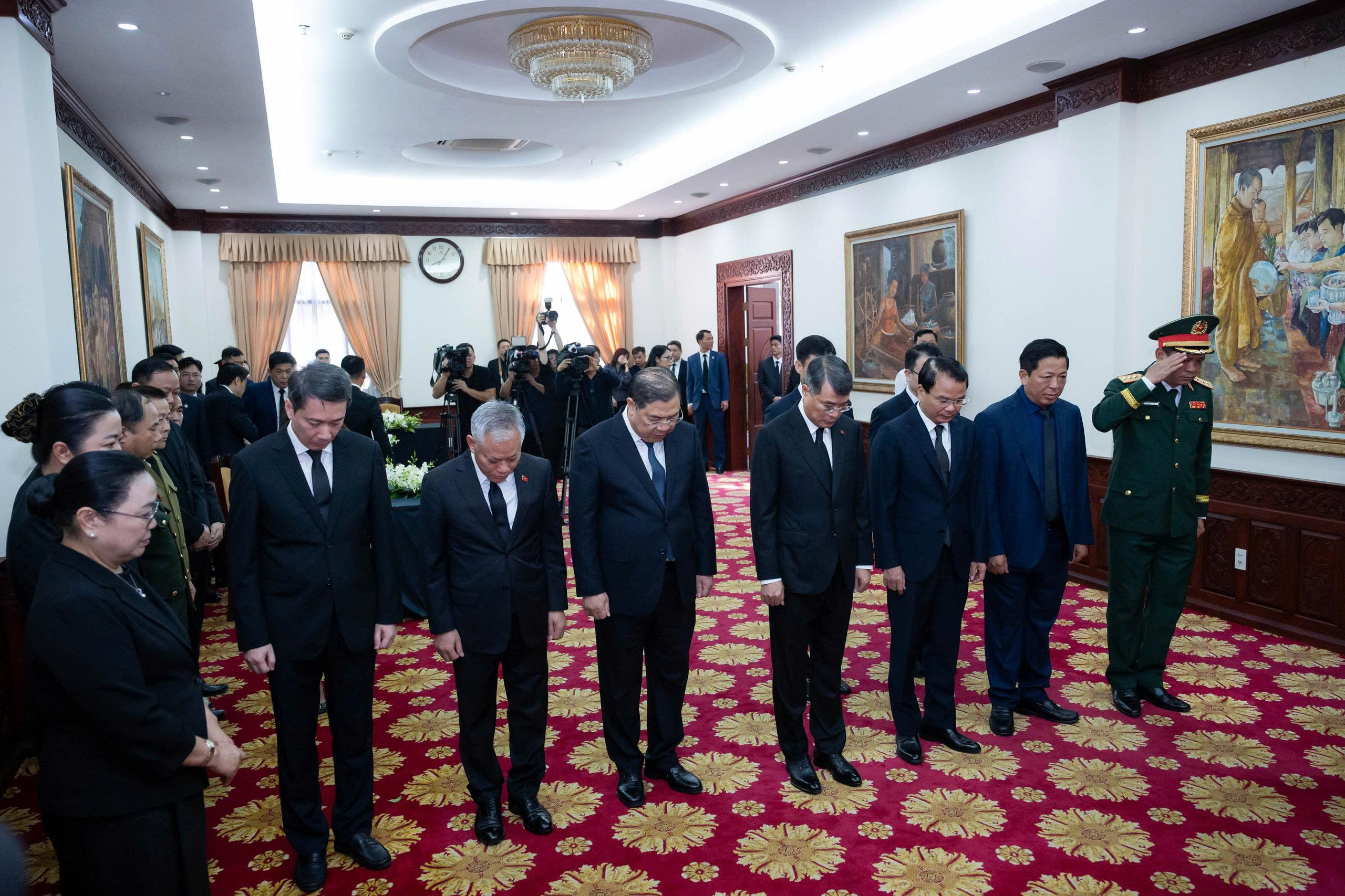 Lãnh đạo Đảng, Nhà nước viếng, ghi sổ tang tưởng niệm Chủ tịch Quốc hội Lào Saysomphone Phomvihane - 1
