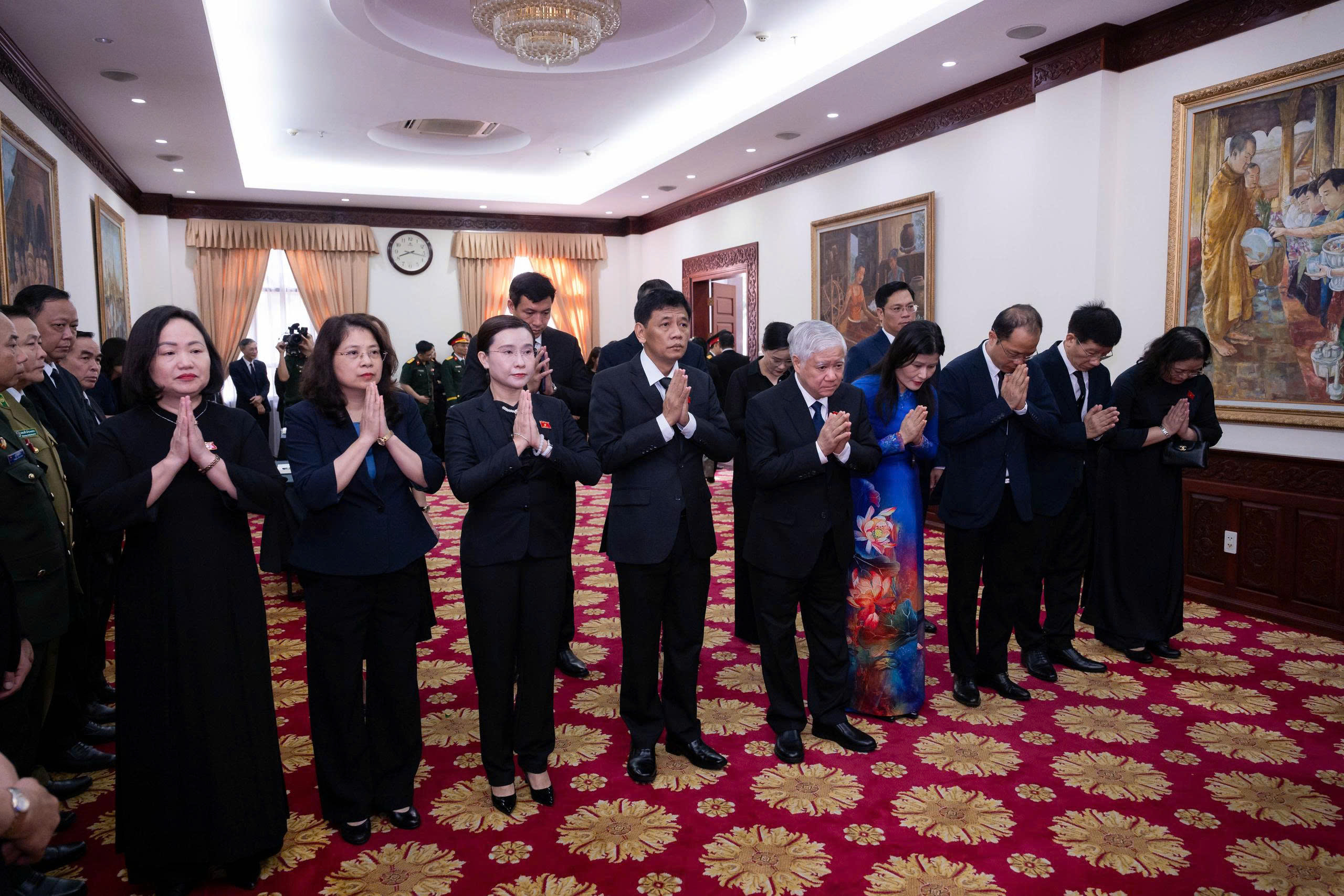 Lãnh đạo Đảng, Nhà nước viếng, ghi sổ tang tưởng niệm Chủ tịch Quốc hội Lào Saysomphone Phomvihane - 5