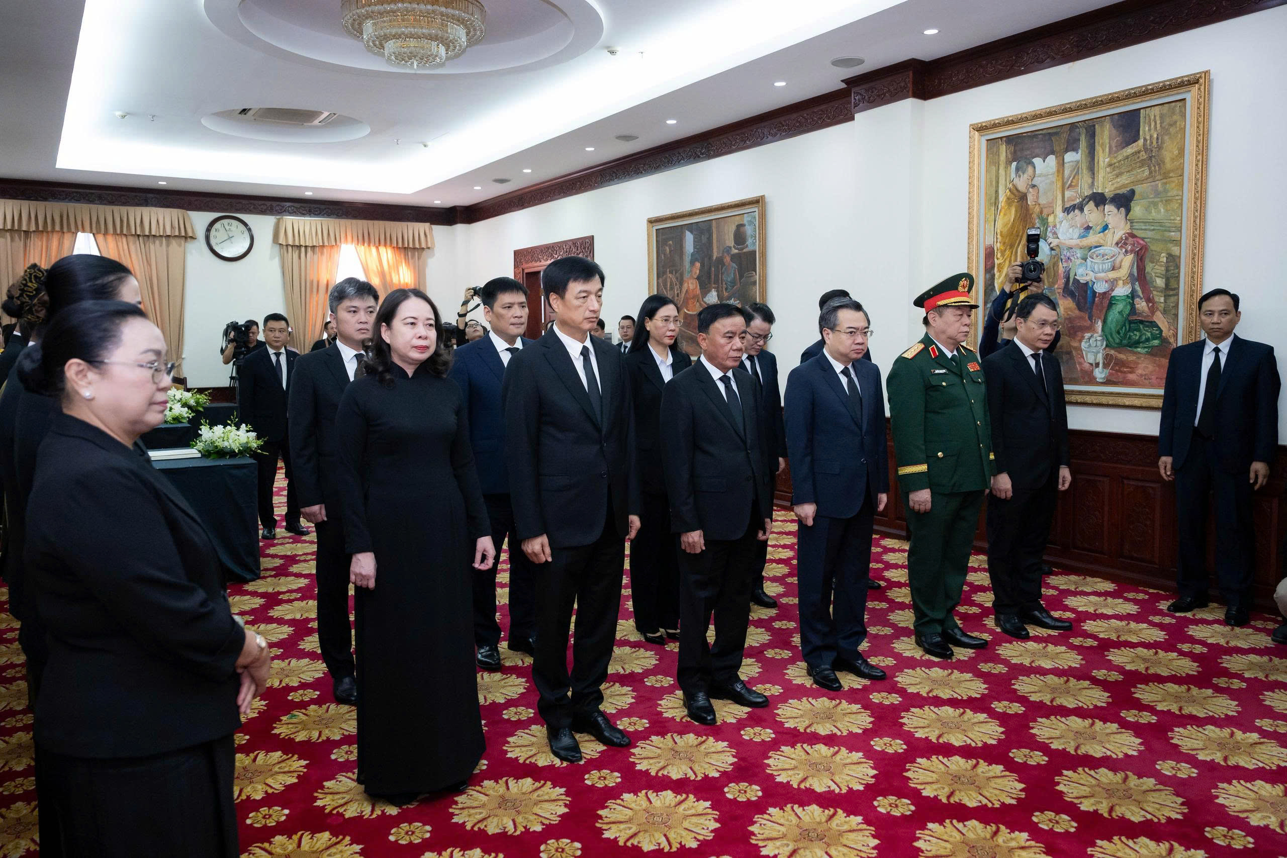 Lãnh đạo Đảng, Nhà nước viếng, ghi sổ tang tưởng niệm Chủ tịch Quốc hội Lào Saysomphone Phomvihane - 3