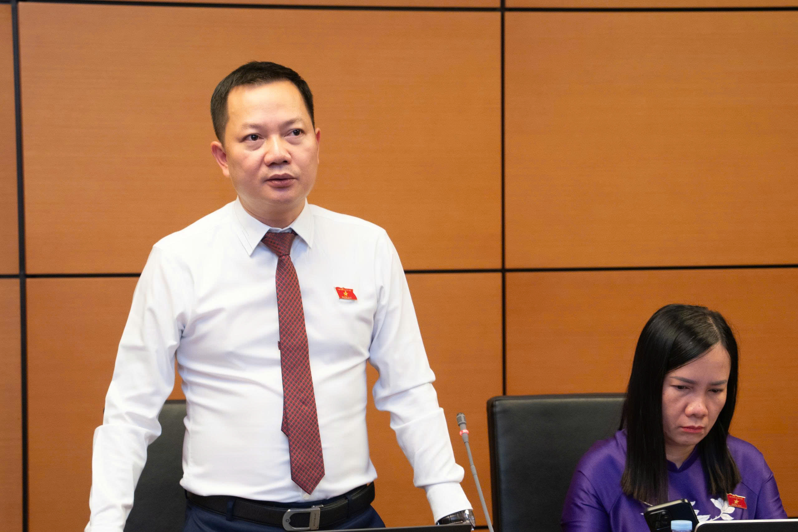 Đại biểu Trịnh Xuân An, Đoàn ĐBQH thành phố Đồng Nai phát biểu