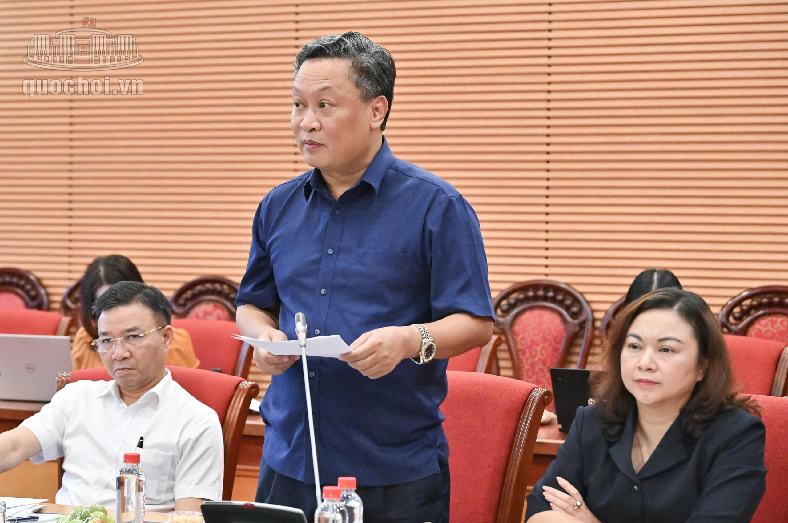 Ủy viên là ĐBQH hoạt động chuyên trách tại Ủy ban Văn hóa và Xã hội Vũ Minh Đạo trình bày báo cáo tóm tắt ý kiến thẩm tra sơ bộ dự án Luật