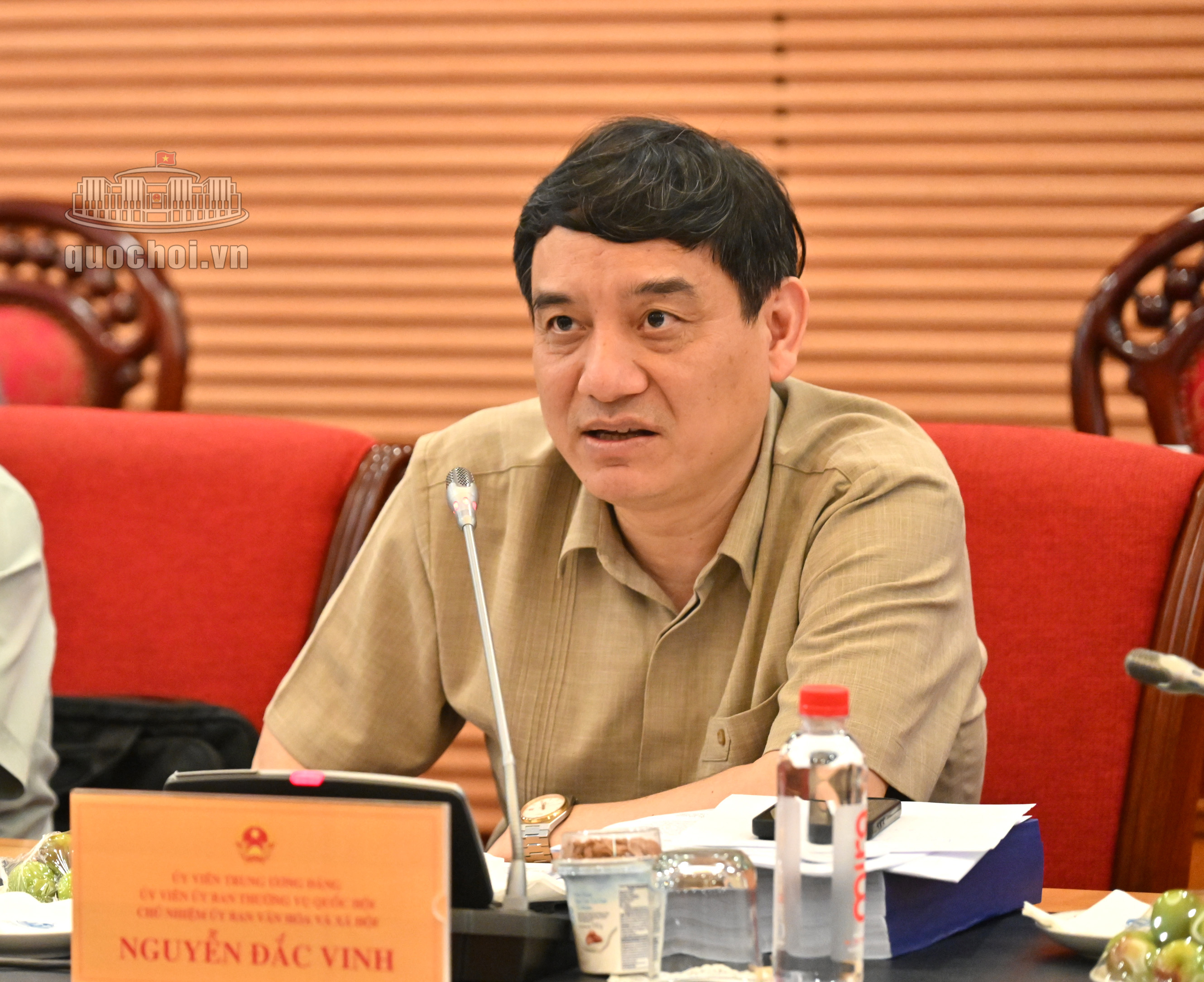 Chủ nhiệm Ủy ban Văn hóa và Xã hội Nguyễn Đắc Vinh phát biểu kết luận