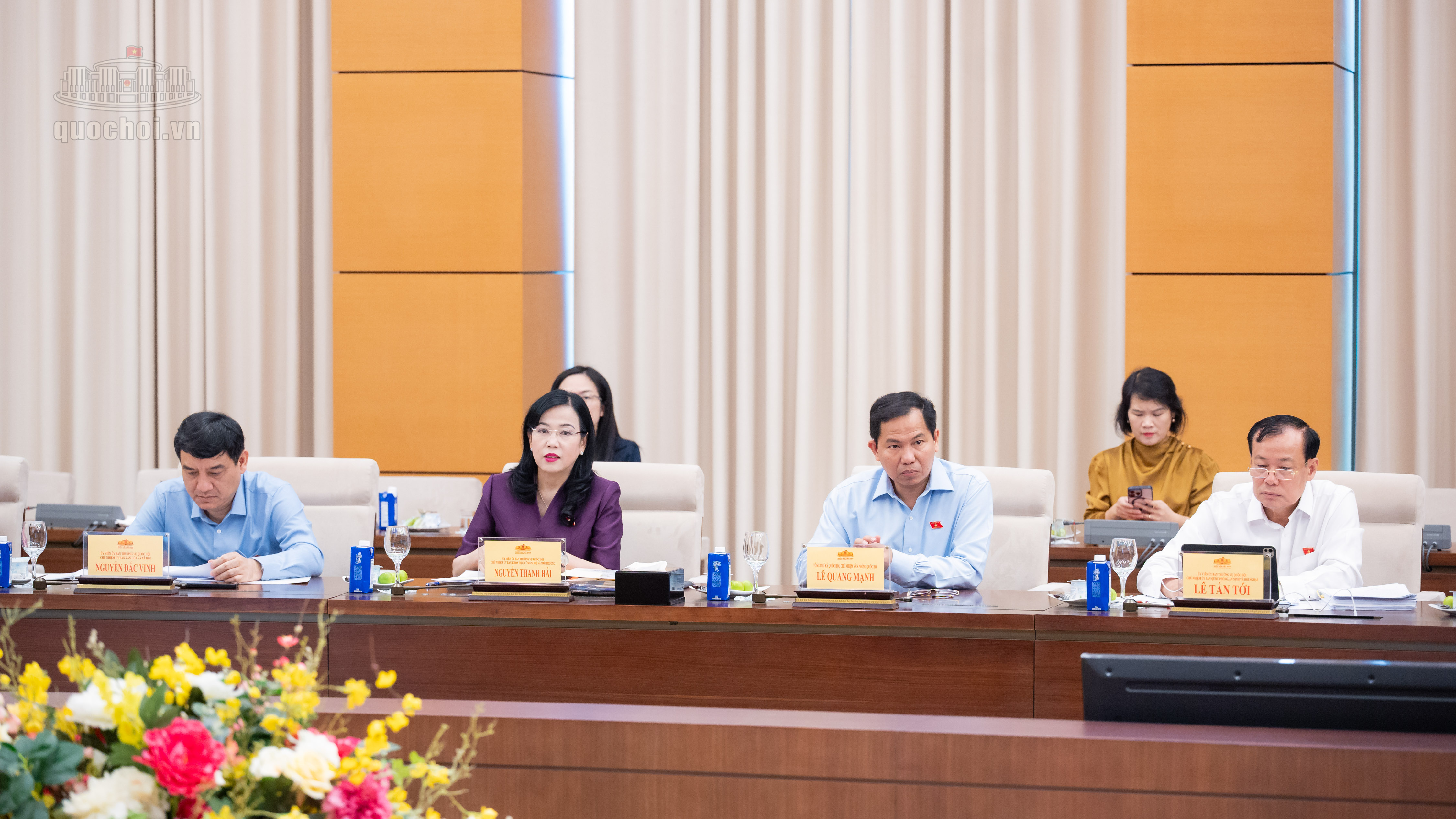 Các đại biểu tham dự phiên họp