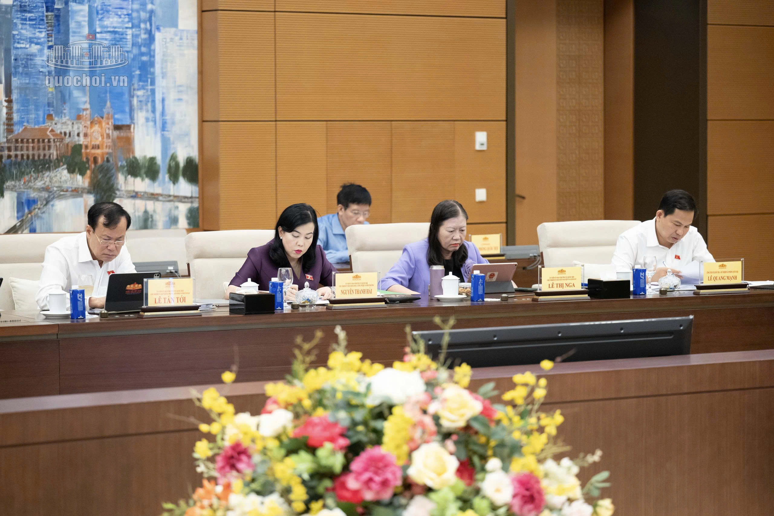 UBTVQH cho ý kiến về dự án Luật sửa đổi, bổ sung một số điều của Luật Thương mại, Luật Cạnh tranh, Luật Quản lý ngoại thương, Luật Bảo vệ quyền lợi người tiêu dùng