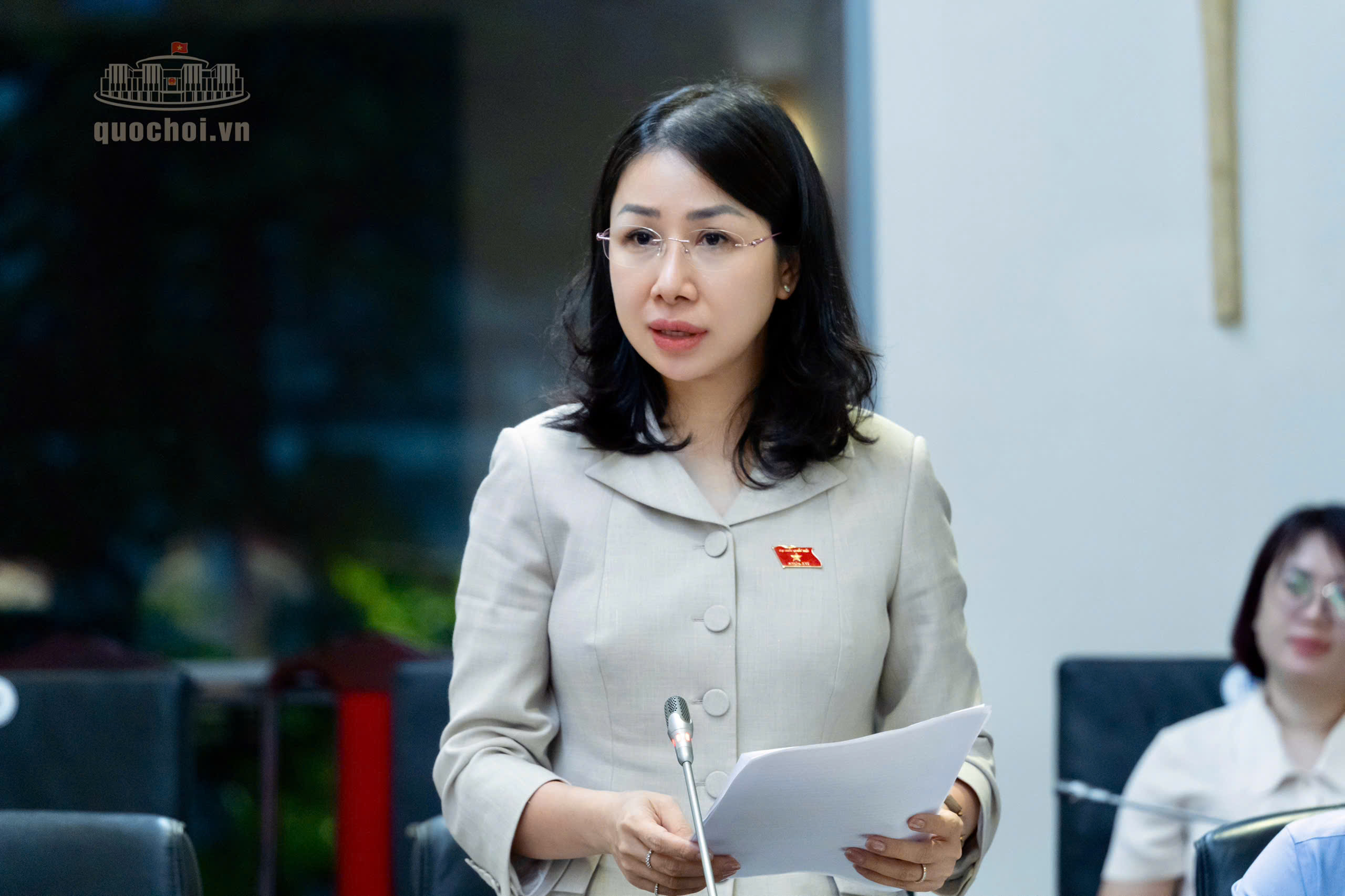 Ủy viên là đại biểu Quốc hội hoạt động chuyên trách tại Ủy ban Văn hóa và Xã hội Phan Thị Thùy Linh