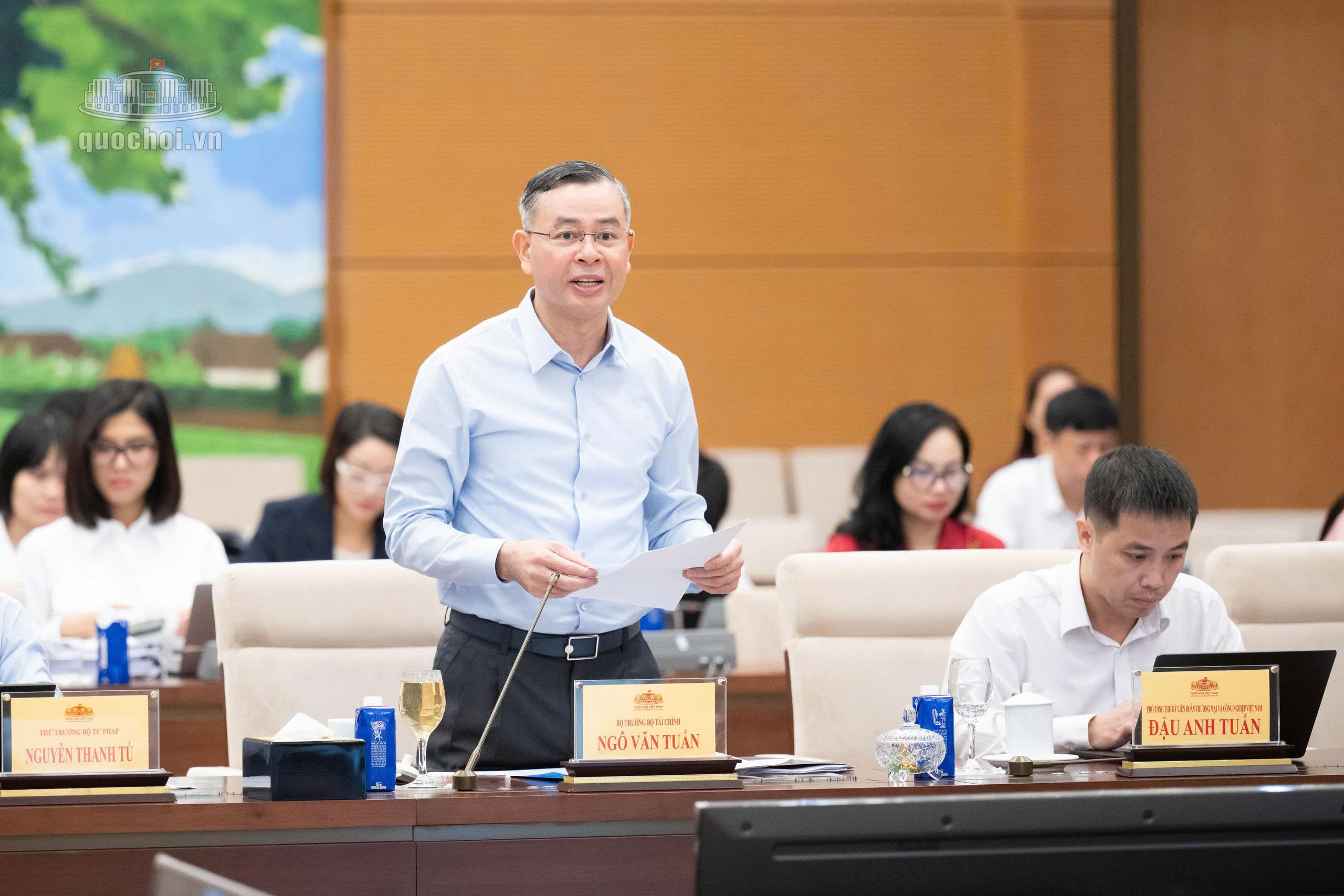 Uỷ ban Thường vụ Quốc hội cho ý kiến về dự án Luật Phát triển doanh nghiệp nhỏ và vừa