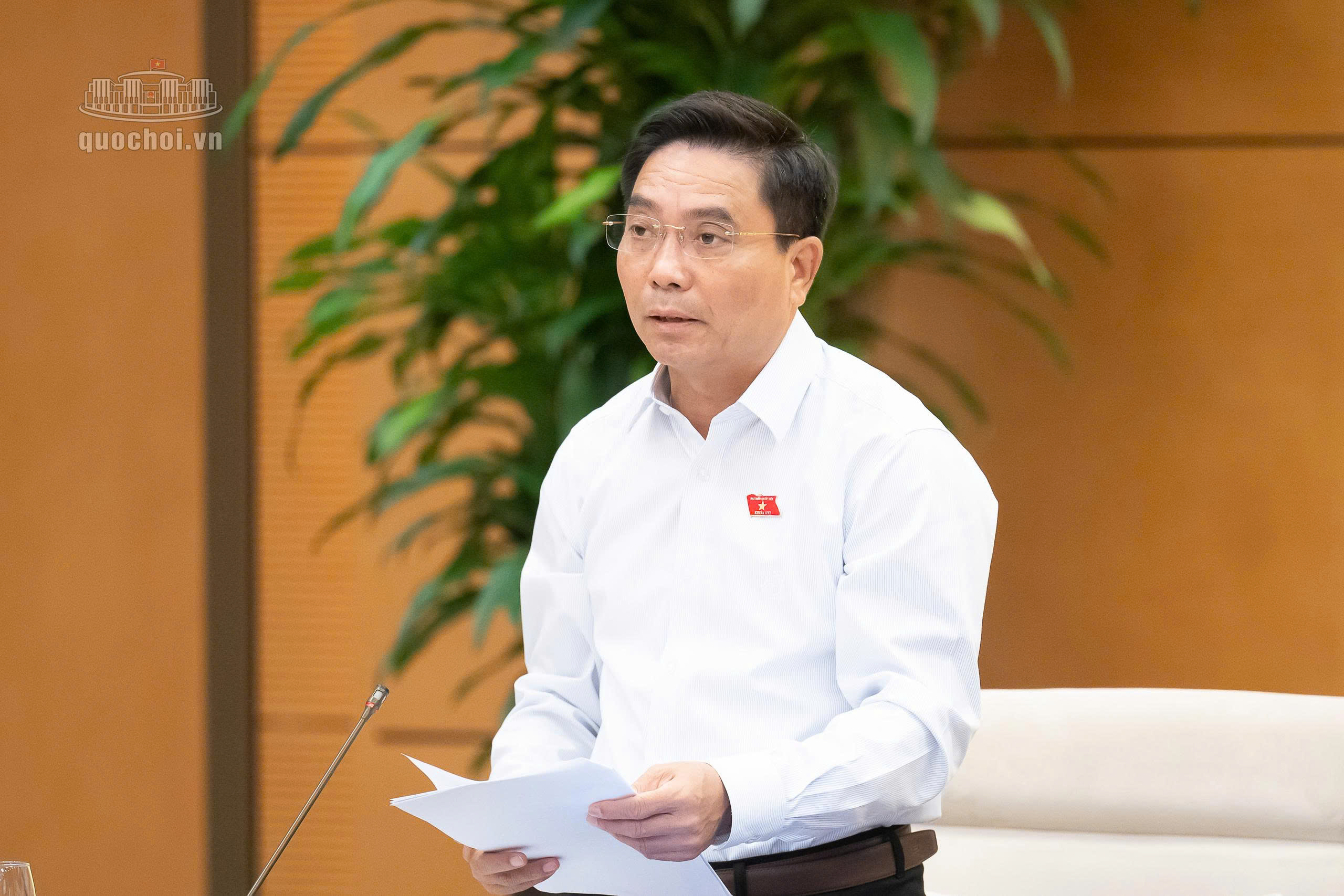 Đẩy mạnh phân quyền, cắt giảm, đơn giản hóa thủ tục hành chính, điều kiện kinh doanh