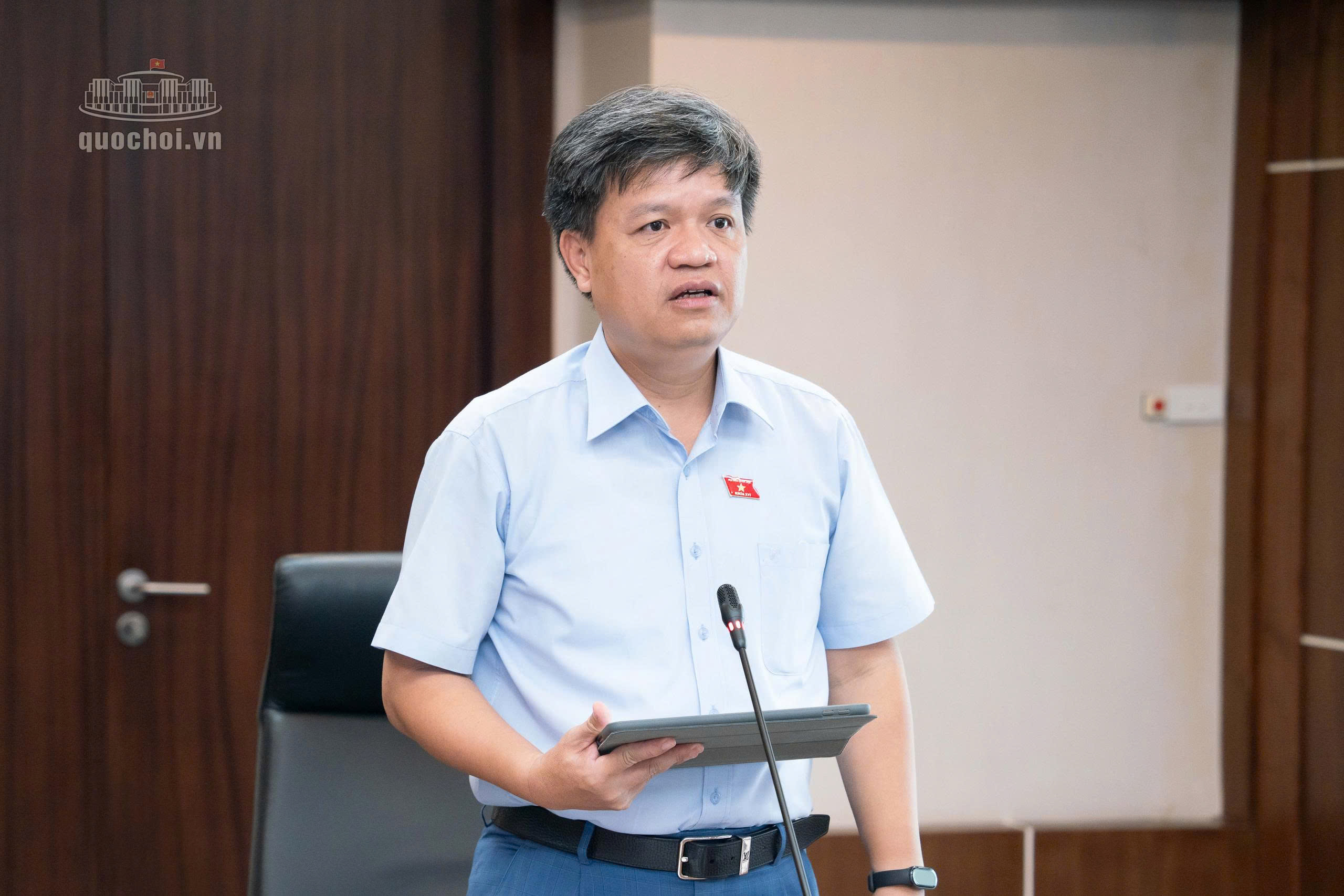 Phó Chủ nhiệm Ủy ban Khoa học, Công nghệ và Môi trường Tạ Đình Thi phát biểu kết luận cuộc làm việc