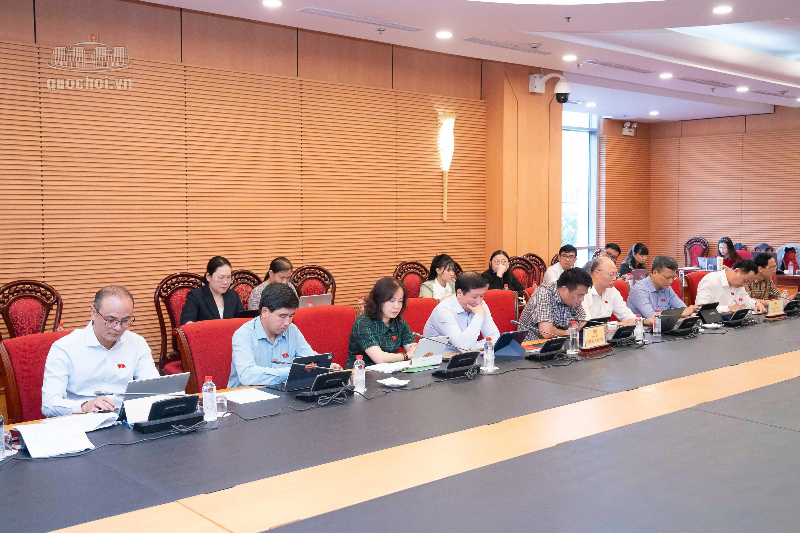 Các đại biểu tham dự phiên họp