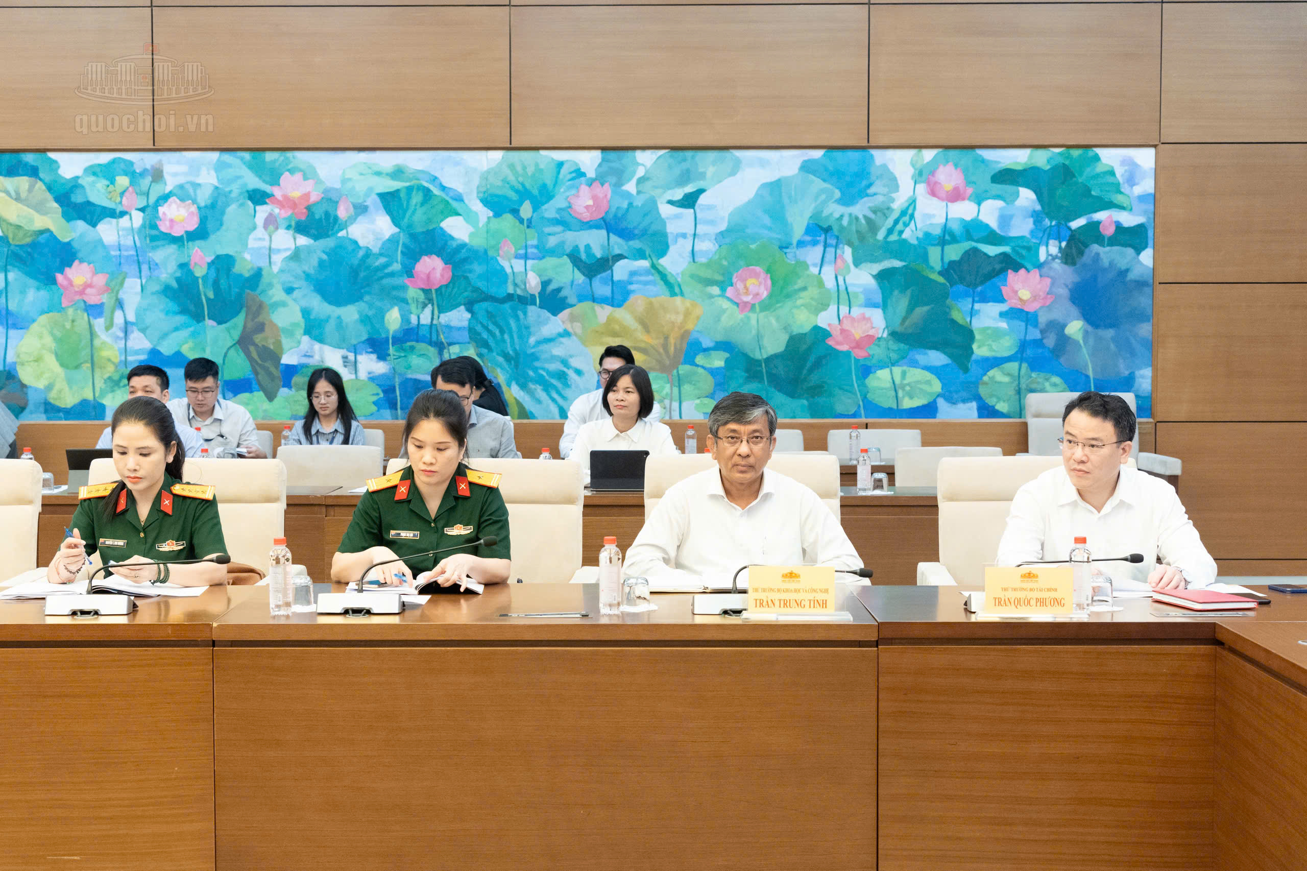 Các đại biểu tham dự phiên họp